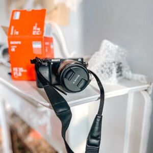 Sony Alpha a6000 Mirrorless Digital Camera 24.3MP SLR Camera